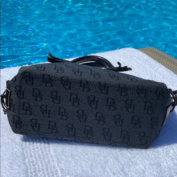 Dooney & Bourke tulip tassel tote black signature - Picture 3 of 10